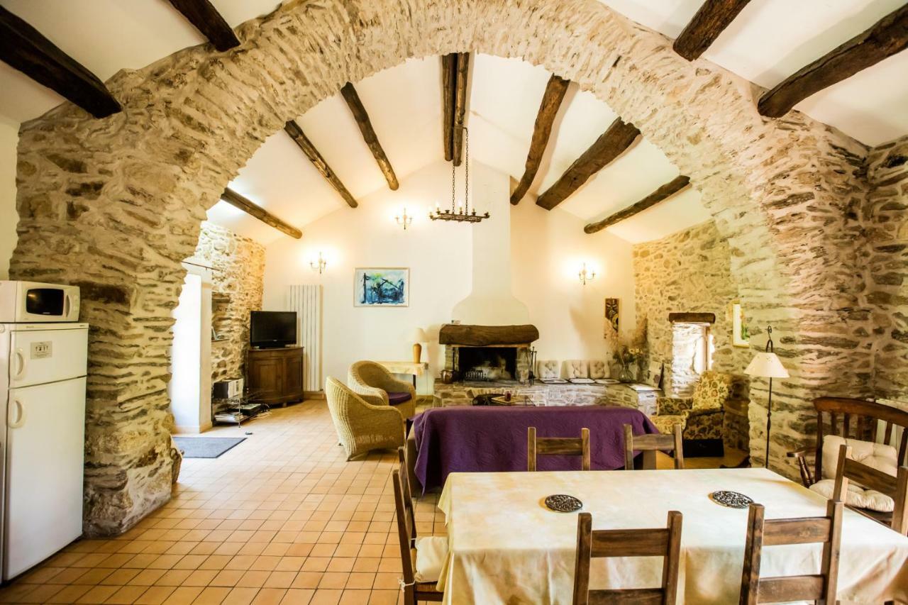 Chateau De Colombieres Sur Orb Екстериор снимка